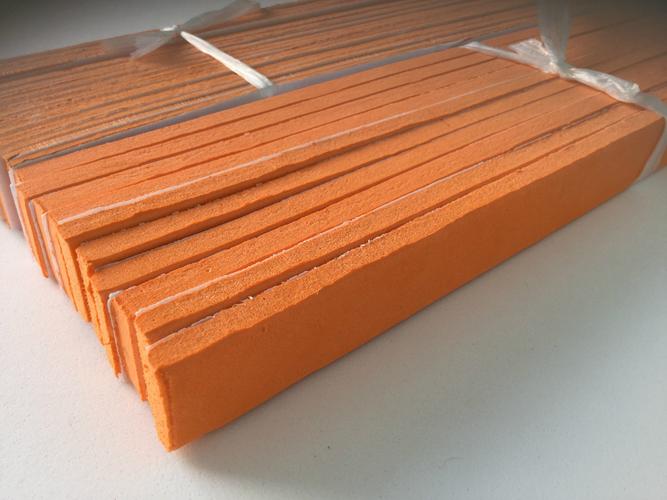 廣州益用鋁塑大量供應優(yōu)質(zhì)印刷耗材:掛版條,pvc掛版槽,鋁合金掛版雙槽